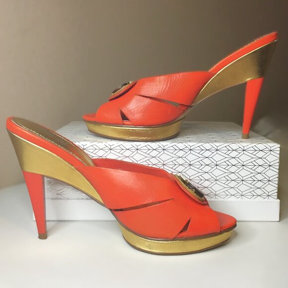 VINCE CAMUTO Peep Toe Slide-on Mules Heels - Size 8 - Picture 3 of 15